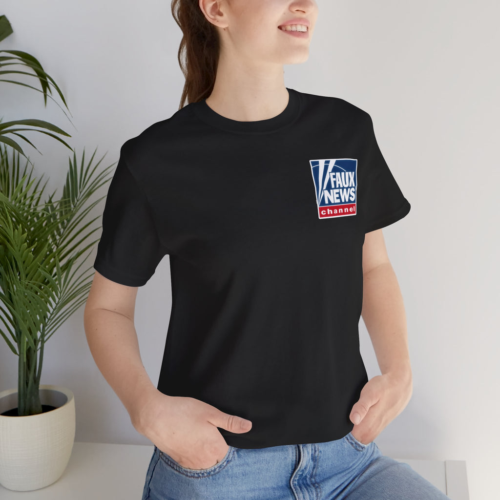 Faux News: NO INDEPENDENT THOUGHT! Political News Anchor Alien T-Shirt (front and back design)